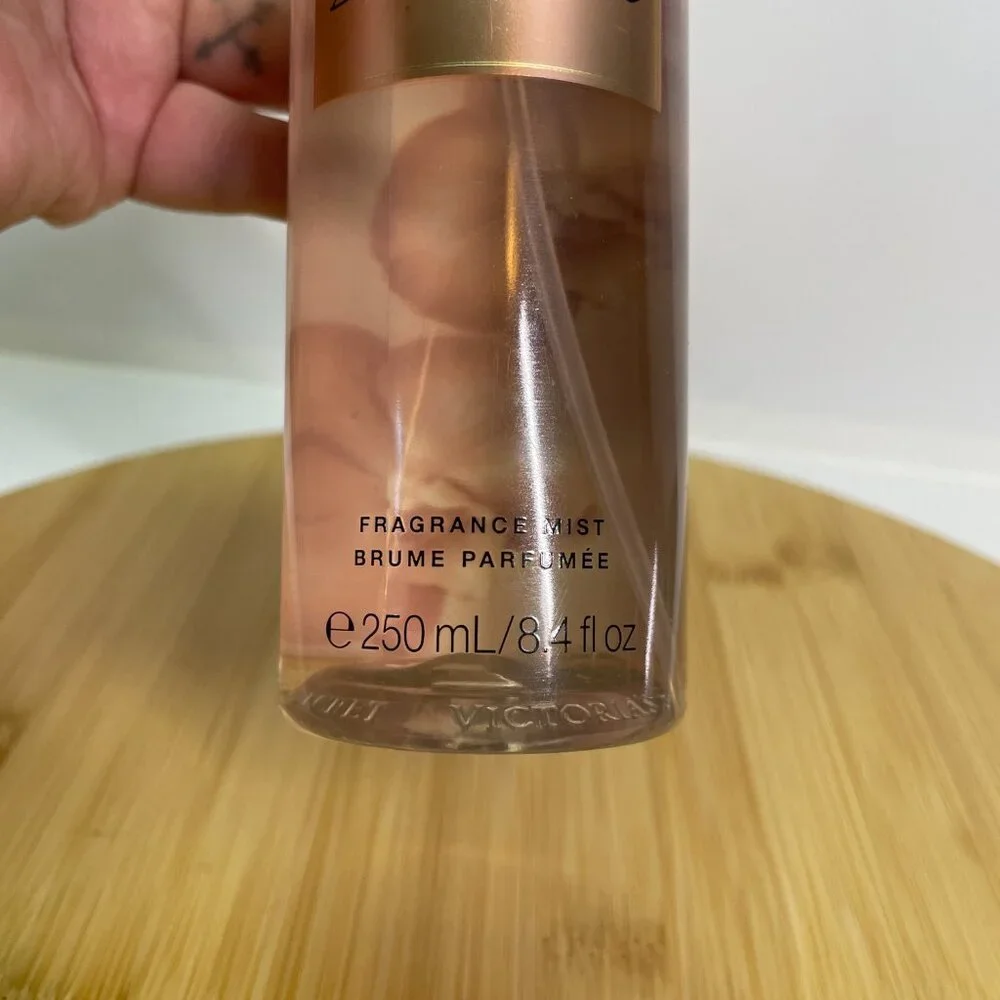 Victorias Secret Bare Vanilla Fine Fragrance Mist 8.4 oz Body Spray Cashmere